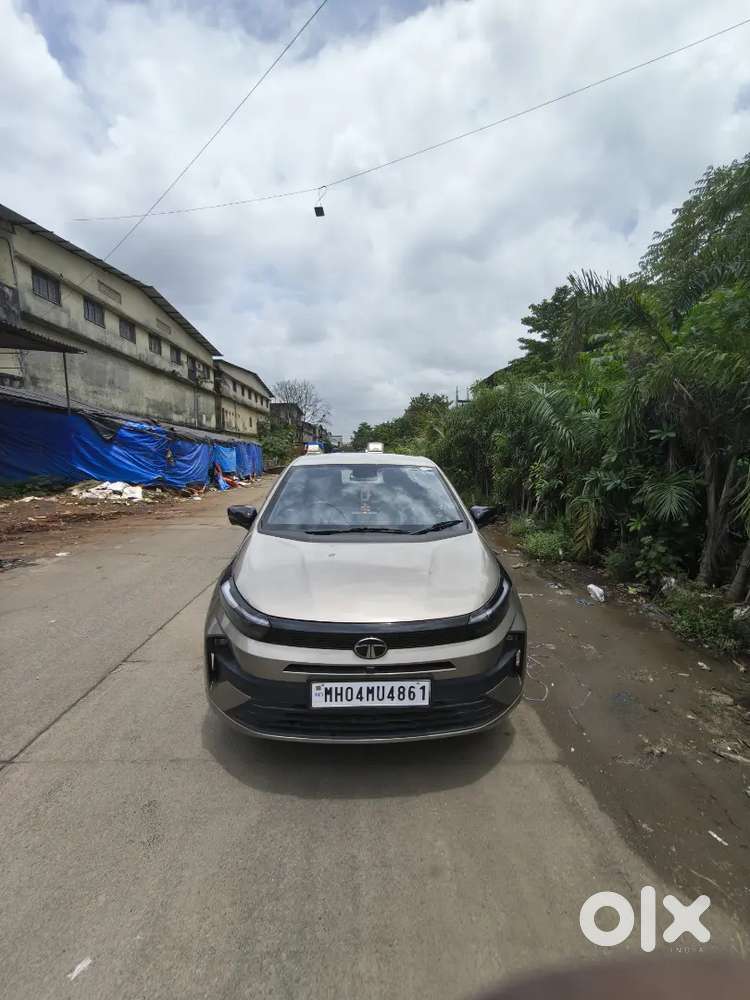 Tata Altroz Creative Petrol Automatic 2025