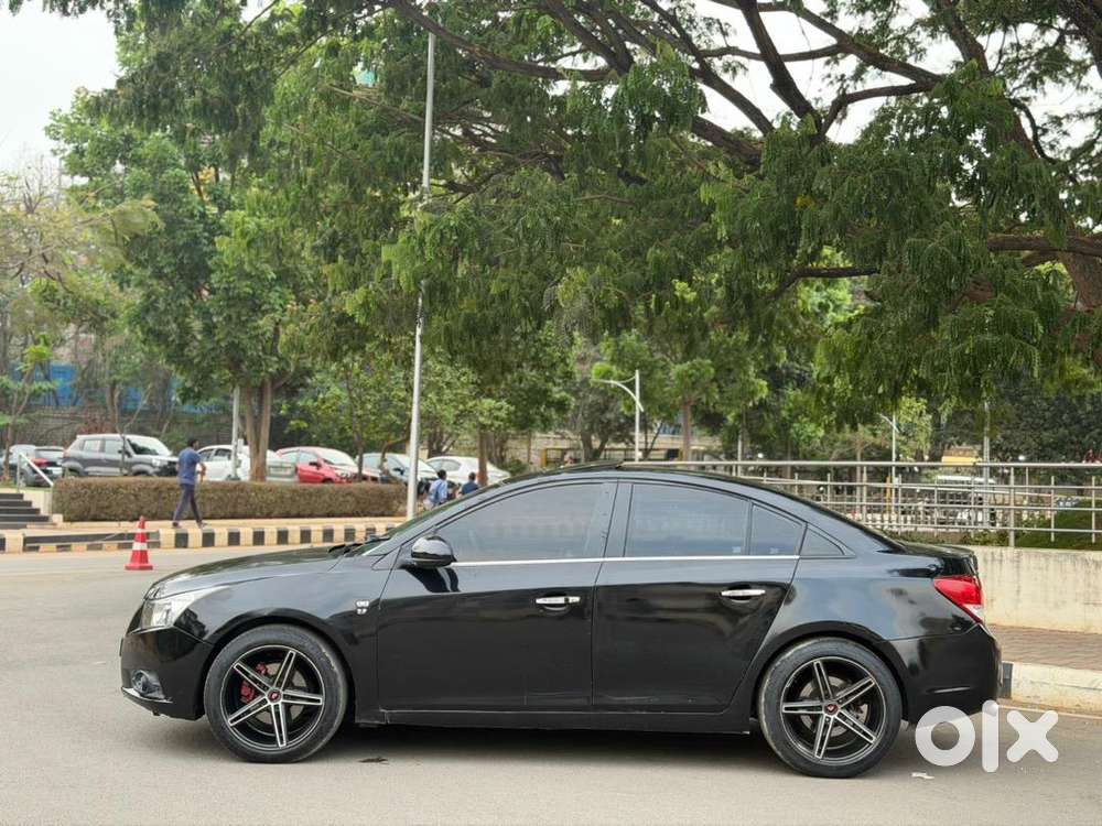 Chevrolet Cruze 2.0 Diesel With Additional Accessories  3-lakhs