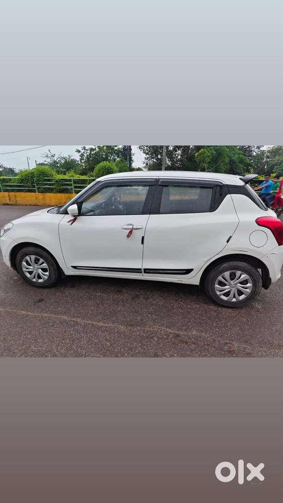 Maruti Suzuki Swift Vxi + Manual, 2022, Petrol