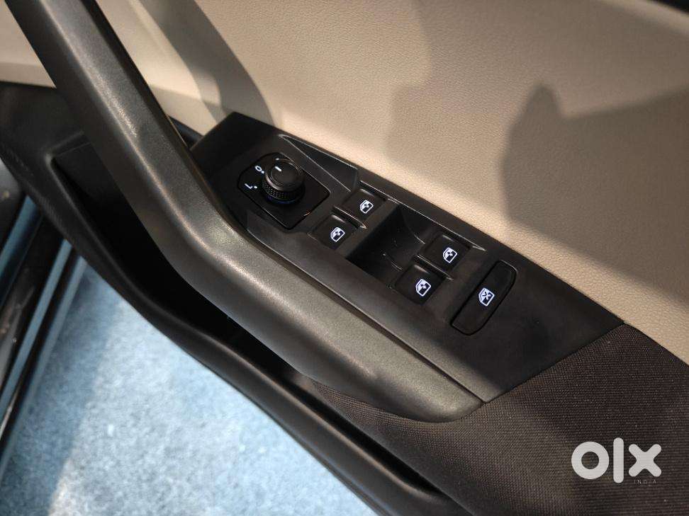 Skoda Slavia 1.0 Active Tsi, 2022, Petrol