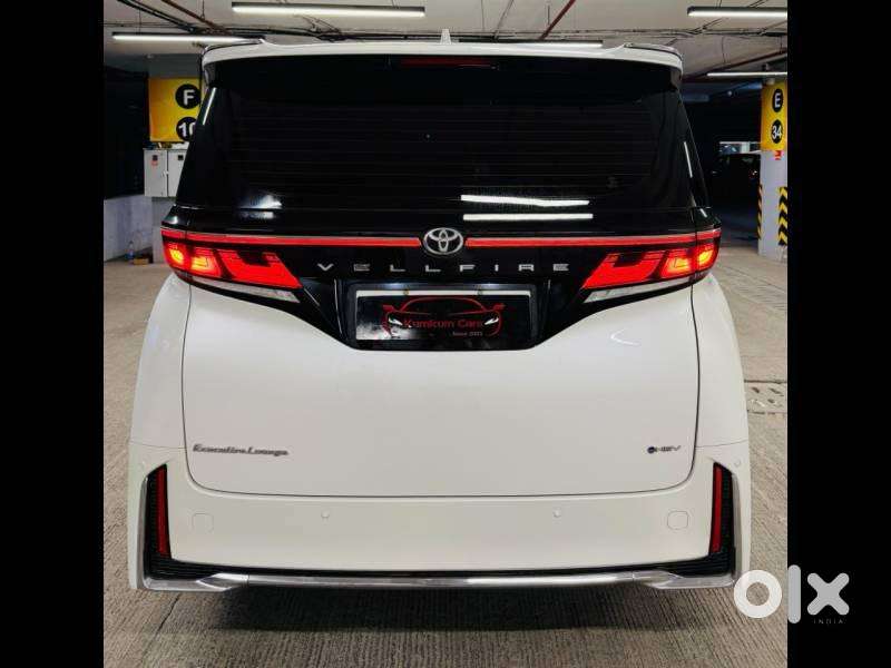 Toyota Vellfire Vip – Executive Lounge, 2024