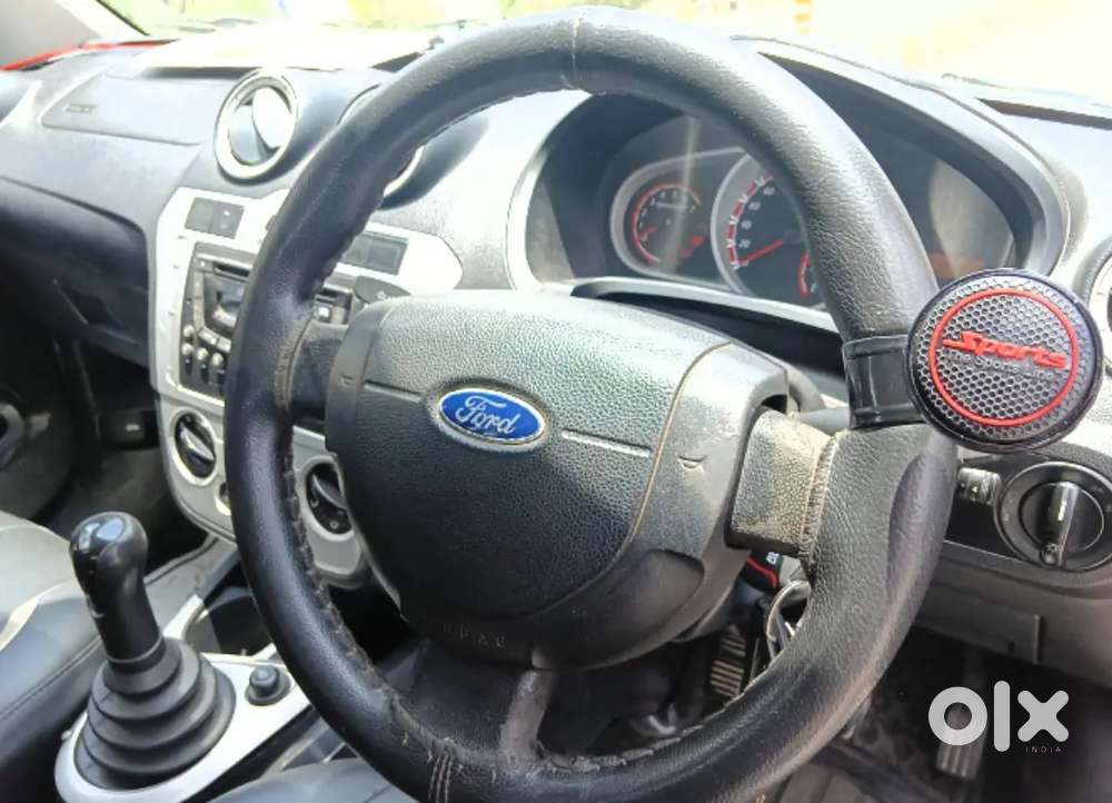 Diesel Titanium Ford Figo - 22 Milage