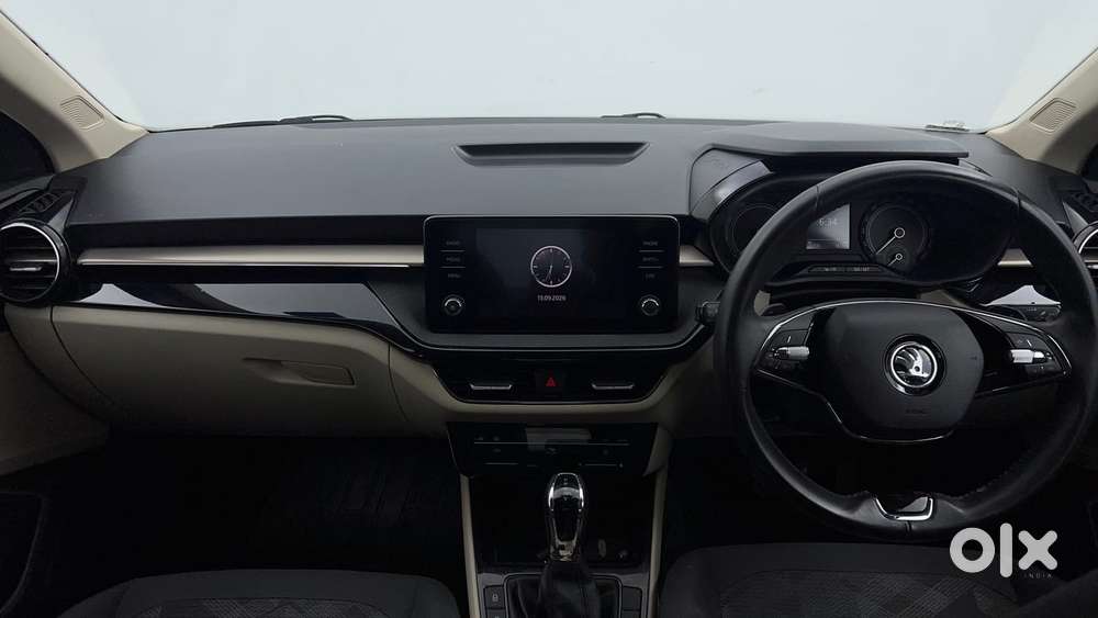 Skoda Slavia Ambition 1.0l Tsi At, 2023, Petrol
