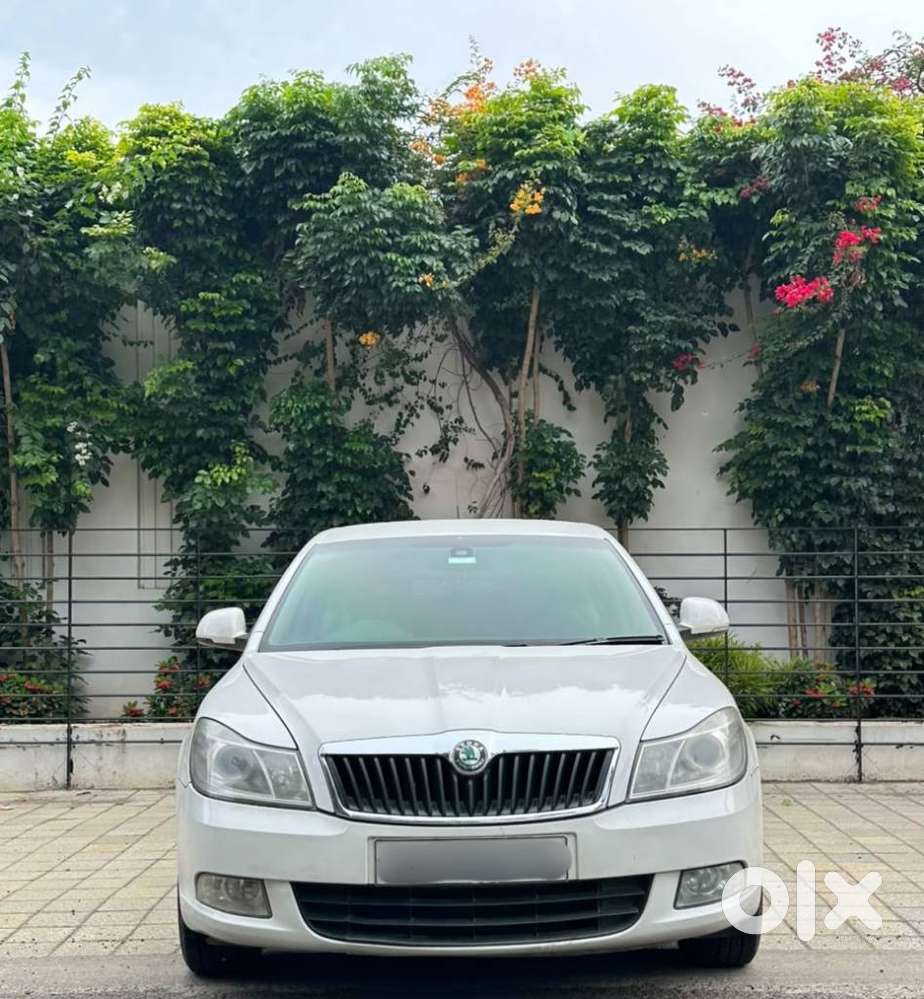 Skoda Laura Ambiente 2.0 Tdi Cr Manual, 2011, Diesel