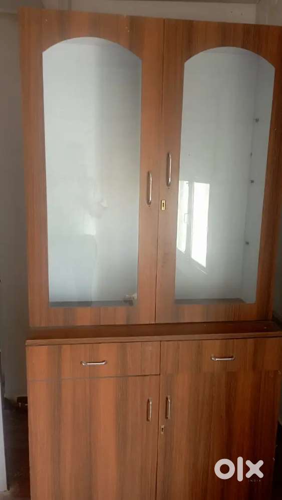 Wardrobe/Book shelf