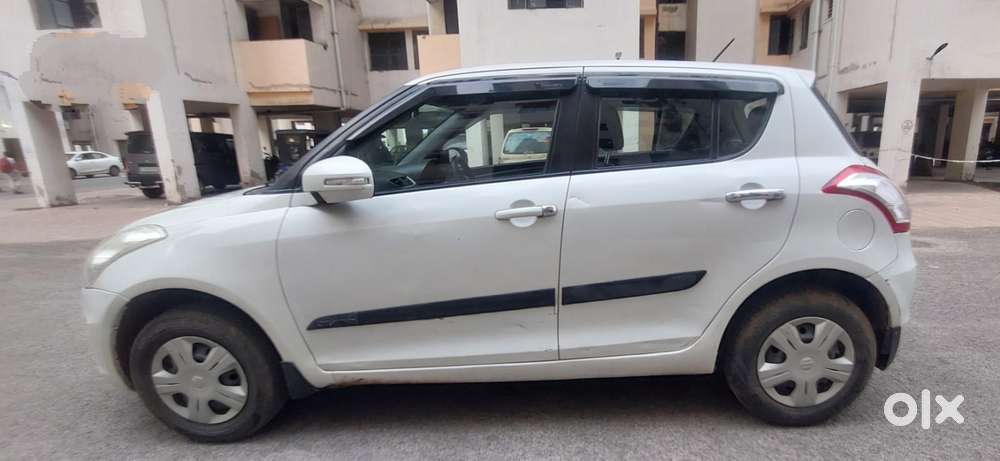 Maruti Suzuki Swift Vxi 1.2 Abs Bs-iv, 2016, Petrol