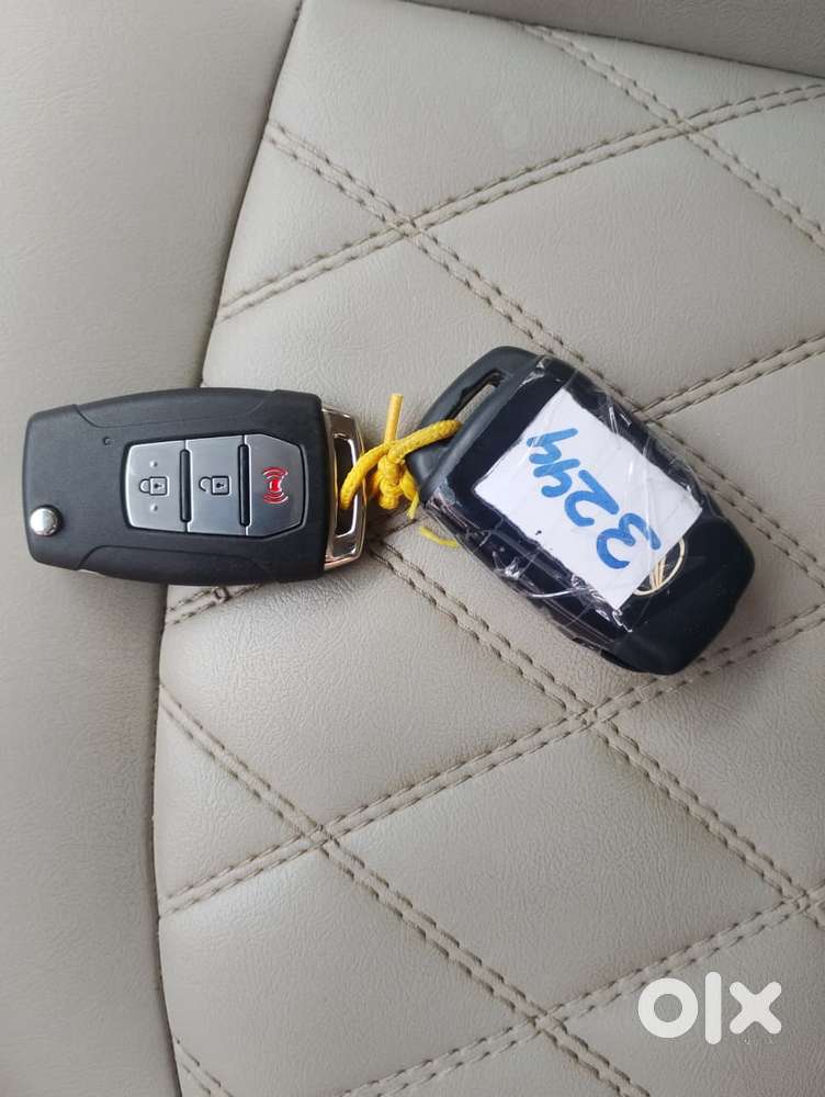Mahindra Xuv300 W8, 2020, Petrol