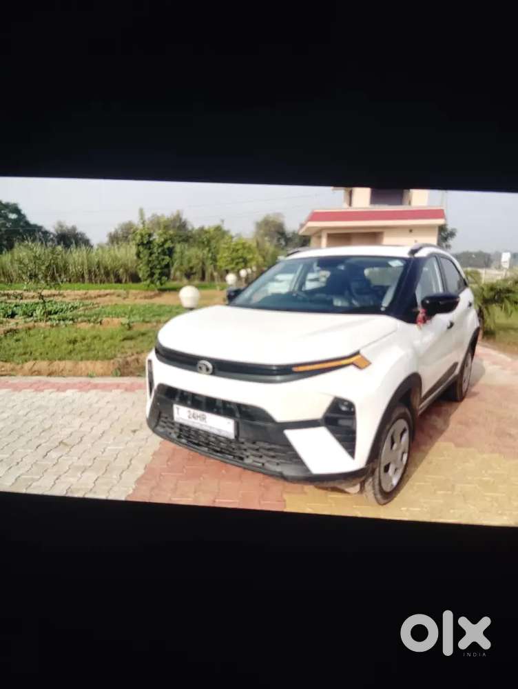 Tata Nexon Petrol 2025 Sunroof