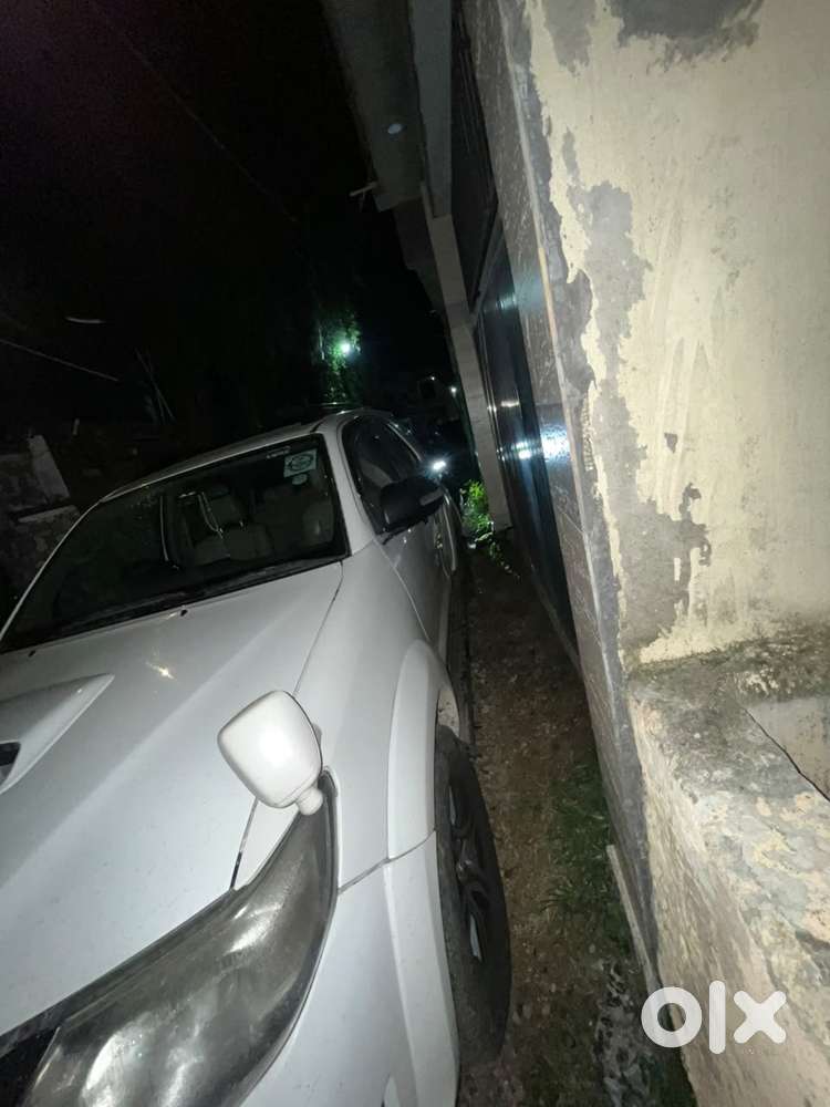Toyota Fortuner Sportivo 2012