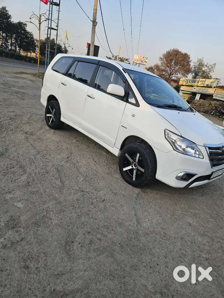 Toyota Innova 2015 Diesel 215000 Km Driven