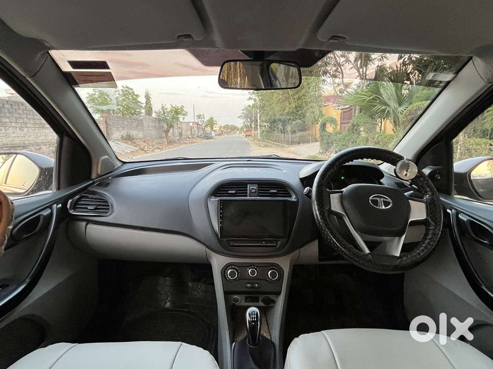 Tata Tiago 1.2 Revotron Xt (o), 2016, Petrol