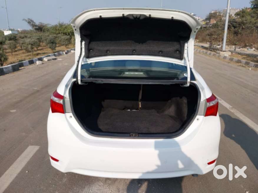 Toyota Corolla Altis 2013-2017 G At, 2015, Petrol