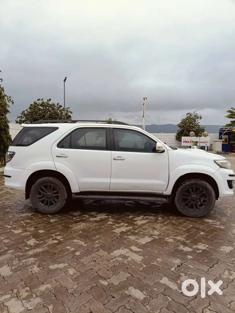 Toyota Fortuner Legender Diesel 10