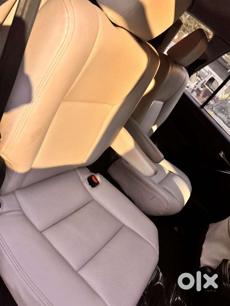 Toyota Innova Crysta 2.4 G Mt, 2017, Diesel