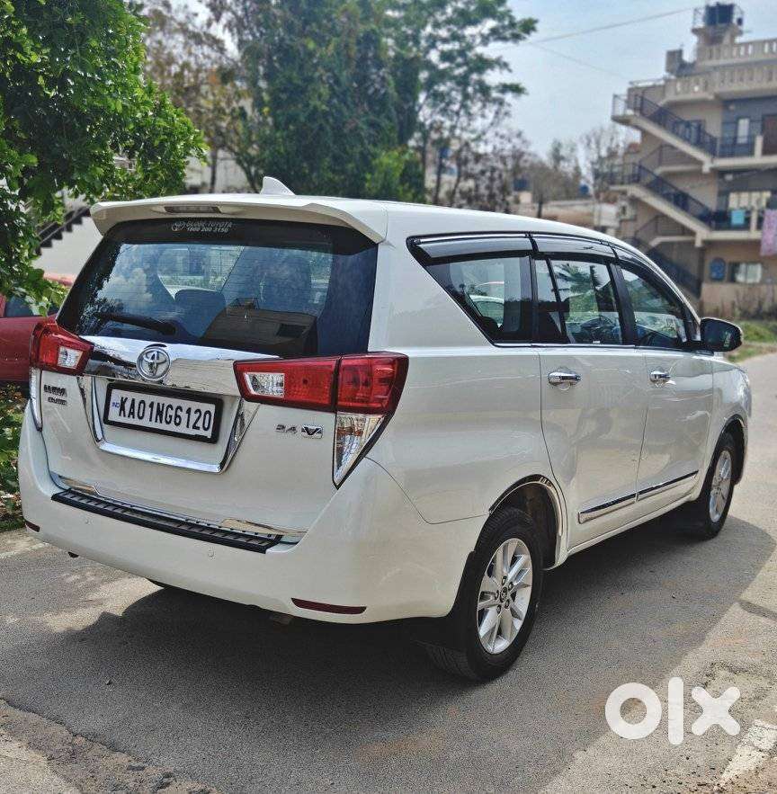 Toyota Innova Crysta 2.4 Vx Mt 8s, 2016, Diesel