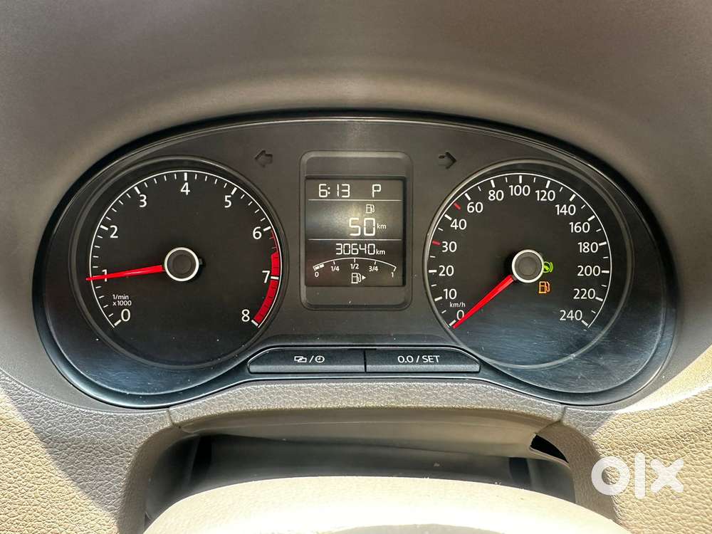 Volkswagen Vento 1.2 Tsi Highline Plus At, 2017, Petrol