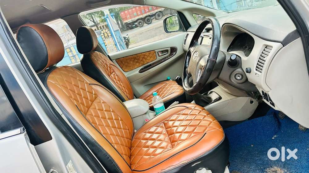 Toyota Innova 2004-2011 2.5 V Diesel 8-seater, 2012, Diesel