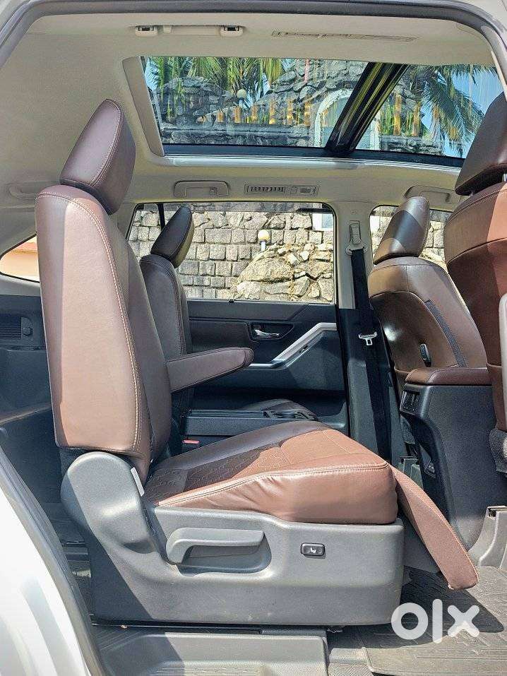 Toyota Innova Hycross 2.0 Zx (o) Hybrid 7 Str, 2024, Petrol
