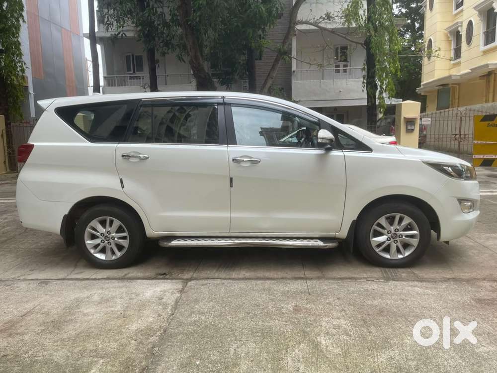 Toyota Innova Crysta 2.8z Automatic, 2016, Diesel