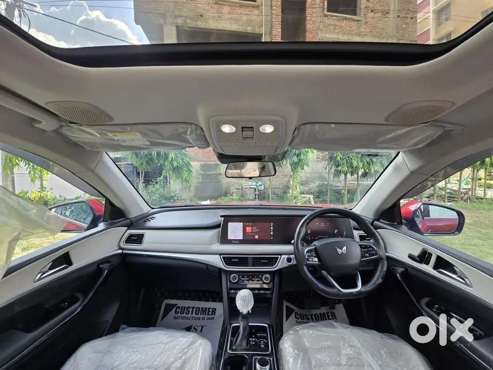Mahindra Xuv700 Ax7 2023