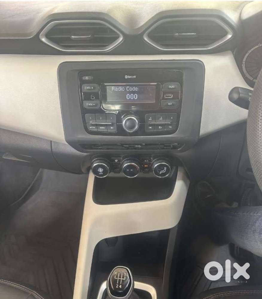 Nissan Magnite 1.0 Xv, 2022, Petrol