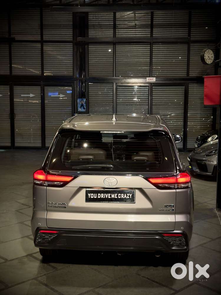 Toyota Innova Hycross 2.0 Zx (o) Hybrid 7 Str, 2023, Petrol