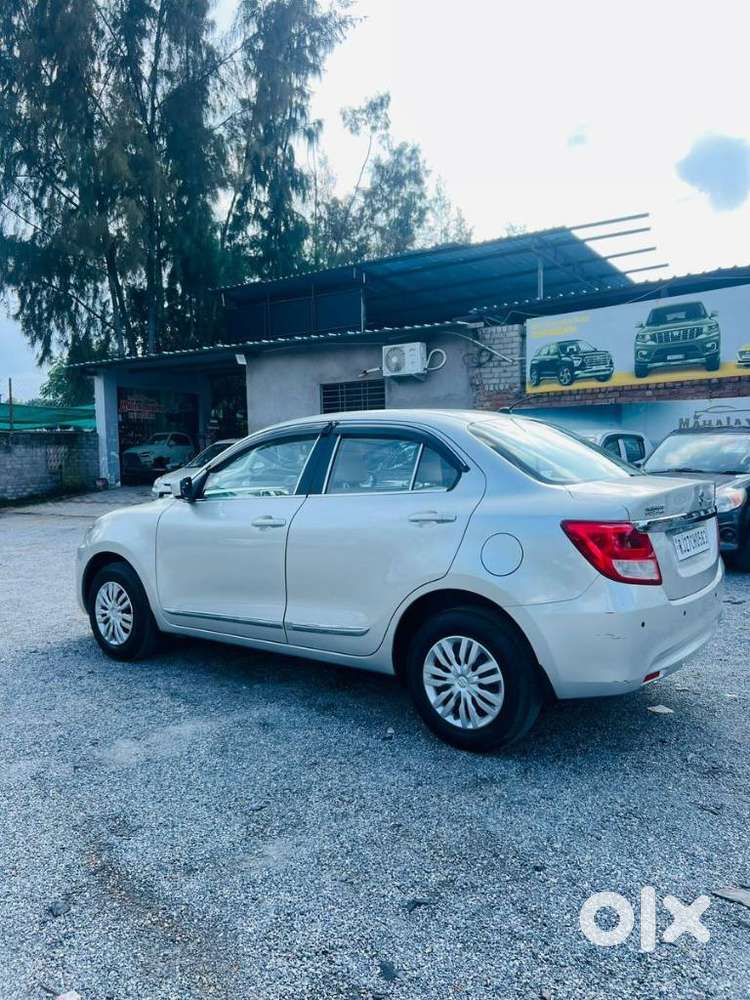 Maruti Suzuki Swift Dzire Vxi Optional, 2018, Petrol