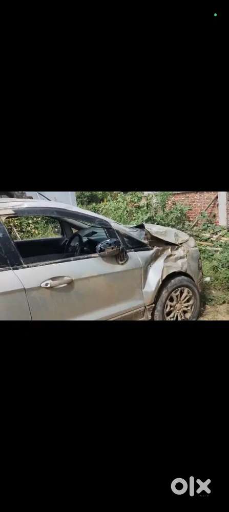 Selling An Accidental Ford Ecosport In As-is Condition. Front-end An