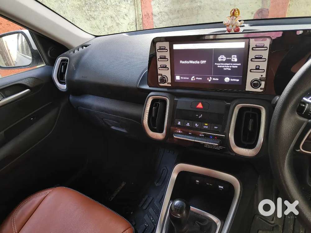 Kia Sonet Petrol With Sunroof