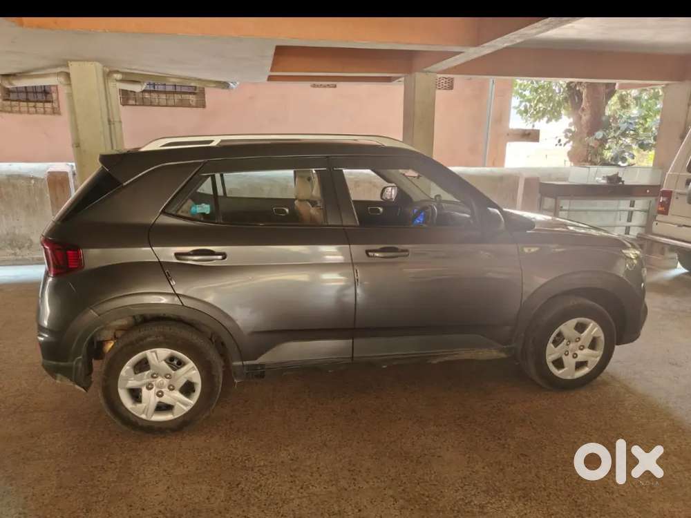 Hyundai Venue E Petrol 2021