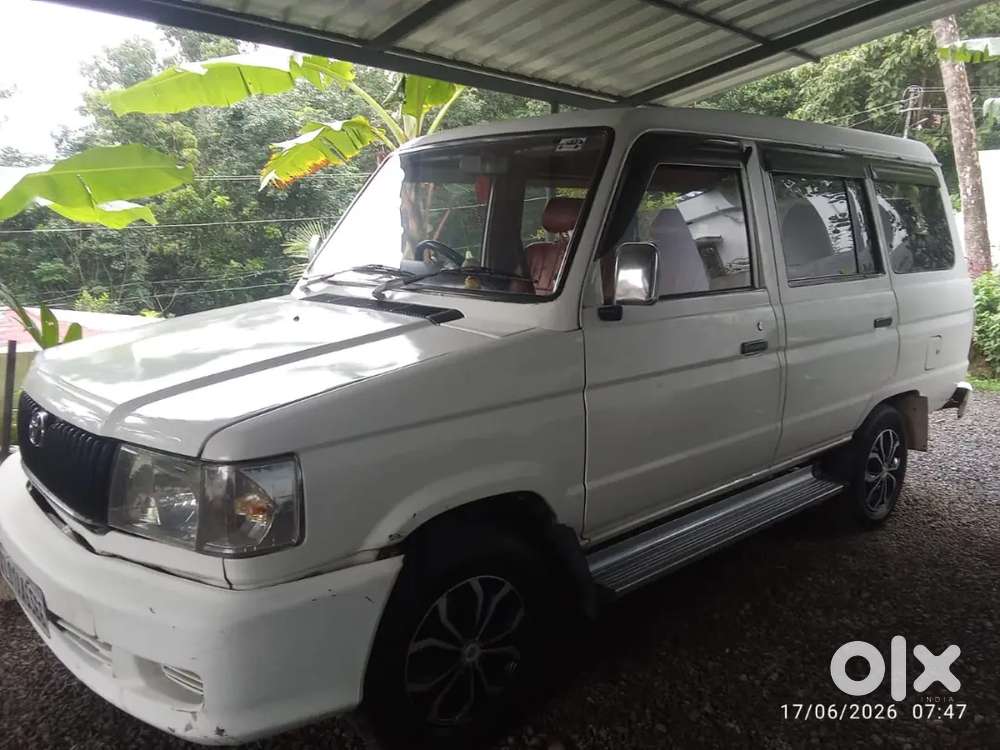 Toyota Qualis 2003