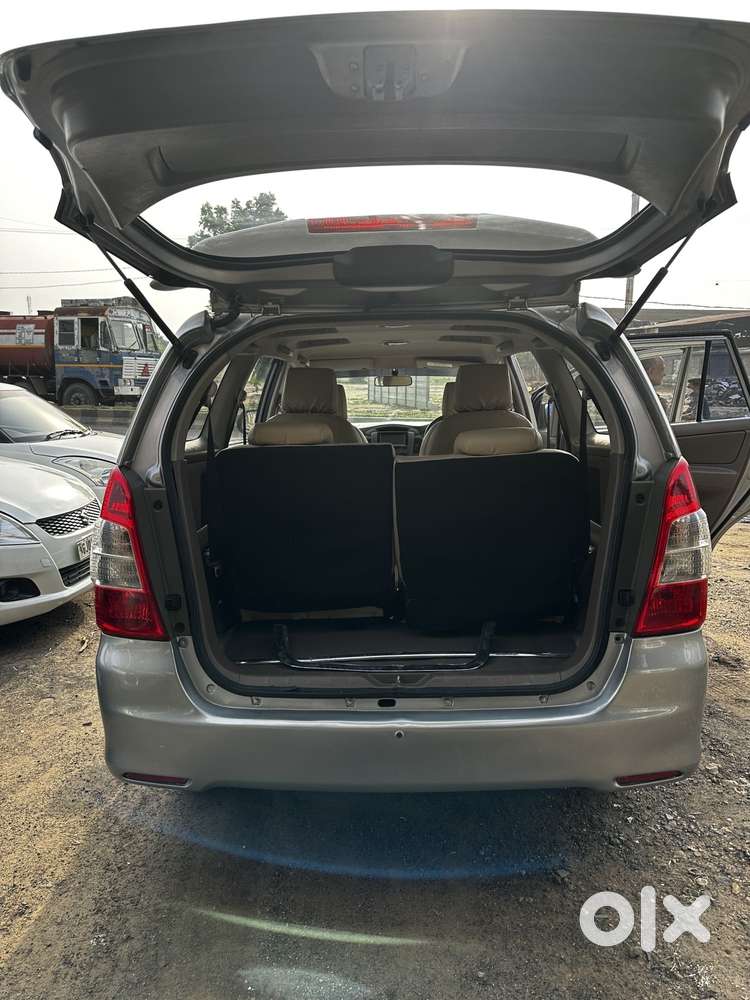 Toyota Innova 2.5 G (diesel) 8 Seater, 2015, Diesel