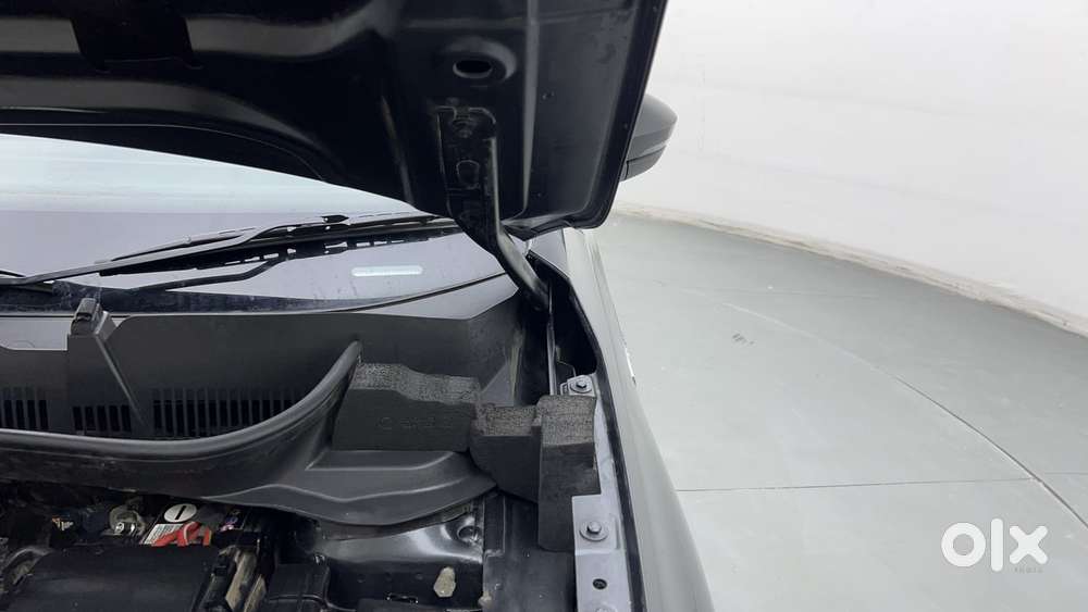 Skoda Kushaq 1.0 Tsi Style, 2022, Petrol