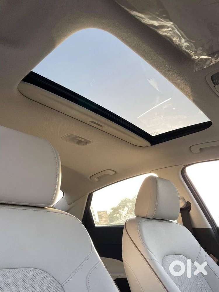 Hyundai Verna 1.5 Sx (o) Vtvt Ivt, 2025, Petrol