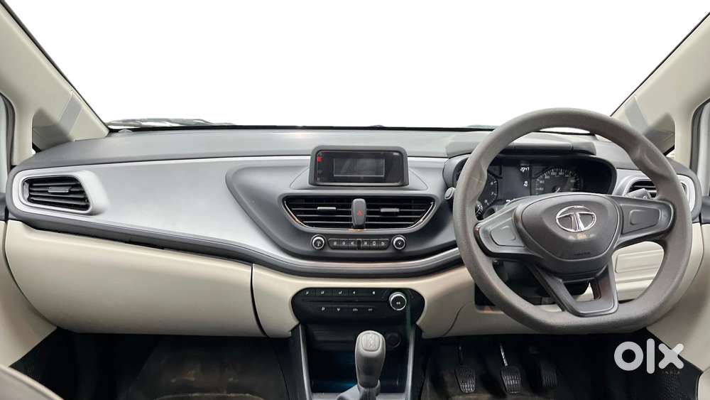 Tata Altroz 1.2 Xe Plus Petrol, 2022, Petrol