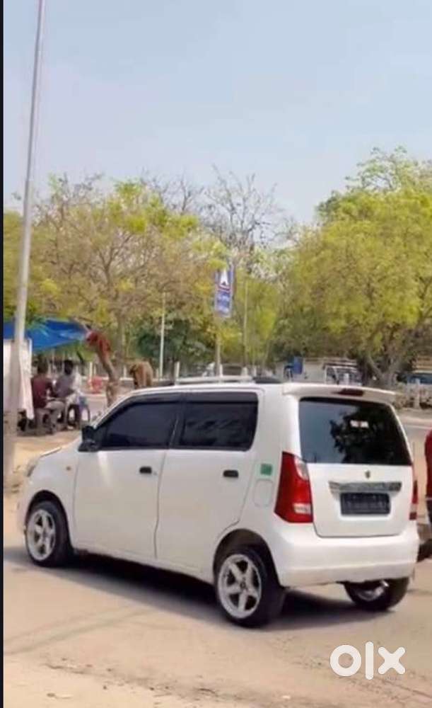 Maruti Suzuki Wagonr 2013 With Company Fitted Cng