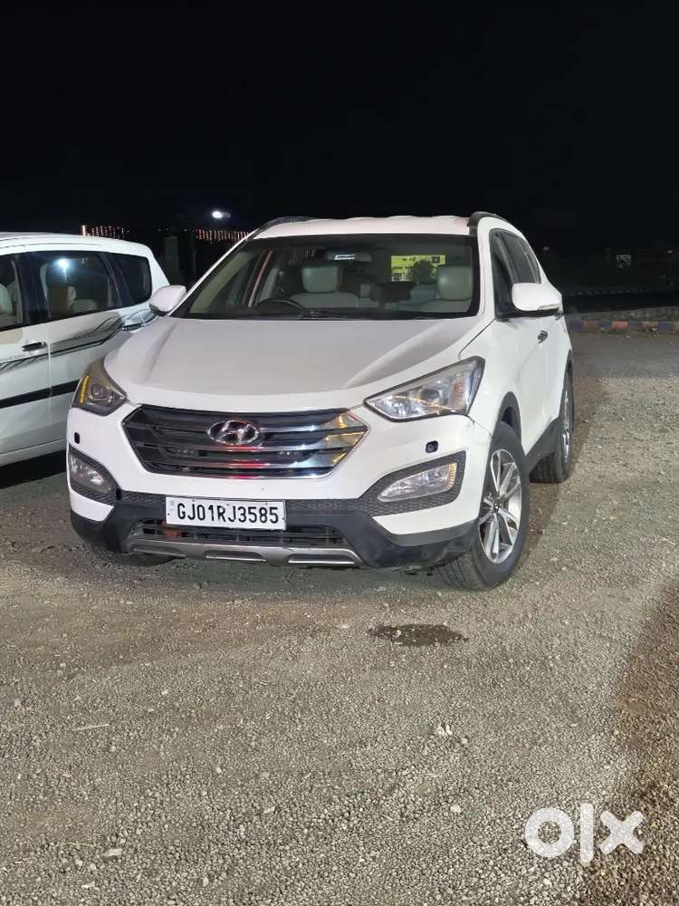 Hyundai Santa Fe 2015 Diesel 135000 Km Driven