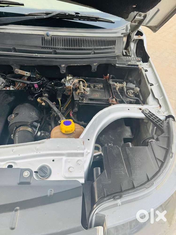 Mahindra Tuv 300 T10 Dual Tone, 2018, Diesel
