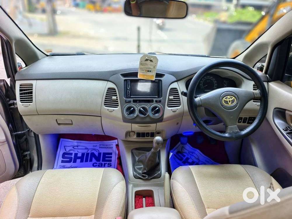 Toyota Innova 2.5 G (diesel) 7 Seater Bs Iv, 2011, Diesel