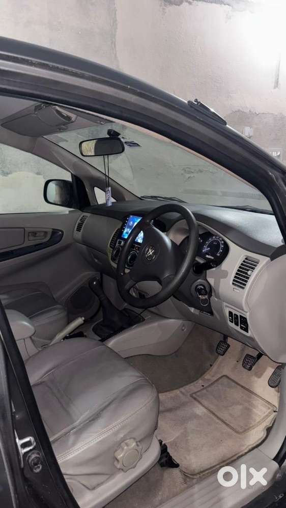Toyota Innova 2010 Diesel Well Maintained