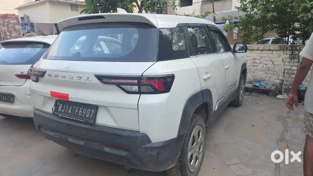 Maruti Brezza Lxi Petrol 2023