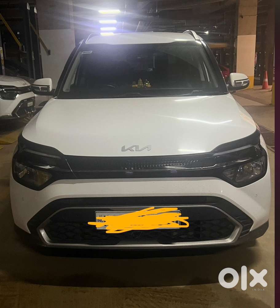 Kia Carens Prestige Plus  2022 Model  Diesel  Doctor-owned