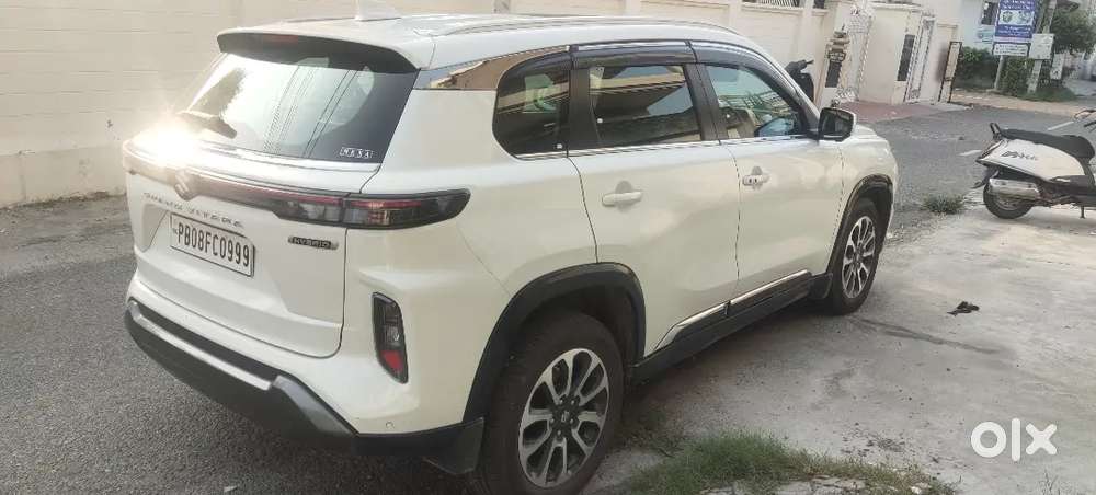 Maruti Suzuki Grand Vitara 2023 Petrol Well Maintained