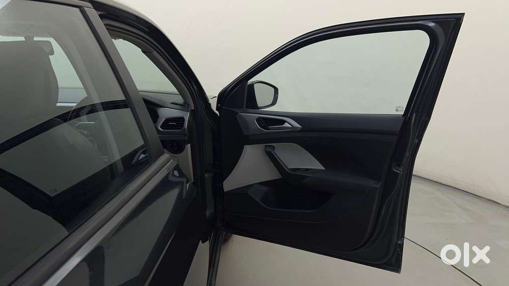 Volkswagen Taigun 1.0 Tsi Highline At, 2022, Petrol