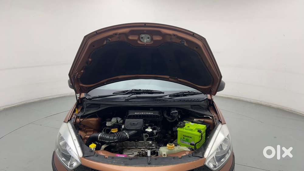 Tata Tigor Xe, 2017, Petrol