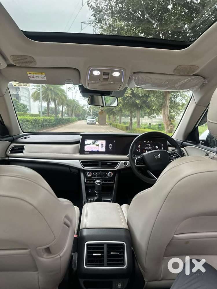 Mahindra Xuv700 2.2 Ax 7 Diesel Mt Luxury Pack Str, 2022, Diesel