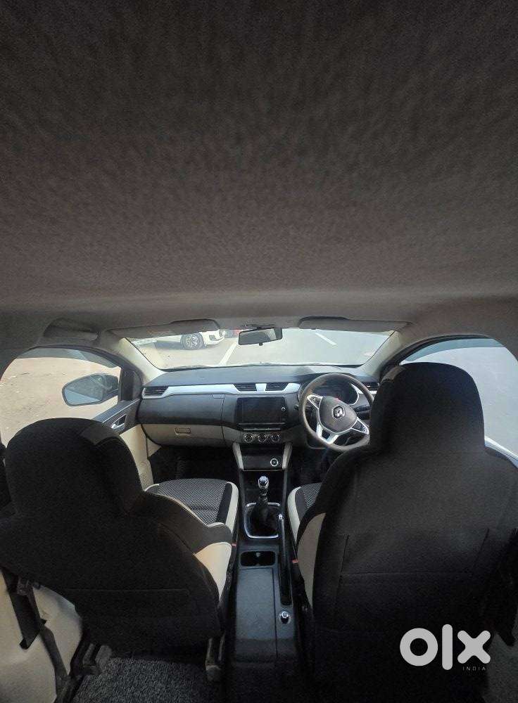 Renault Triber Rxz, 2022, Petrol