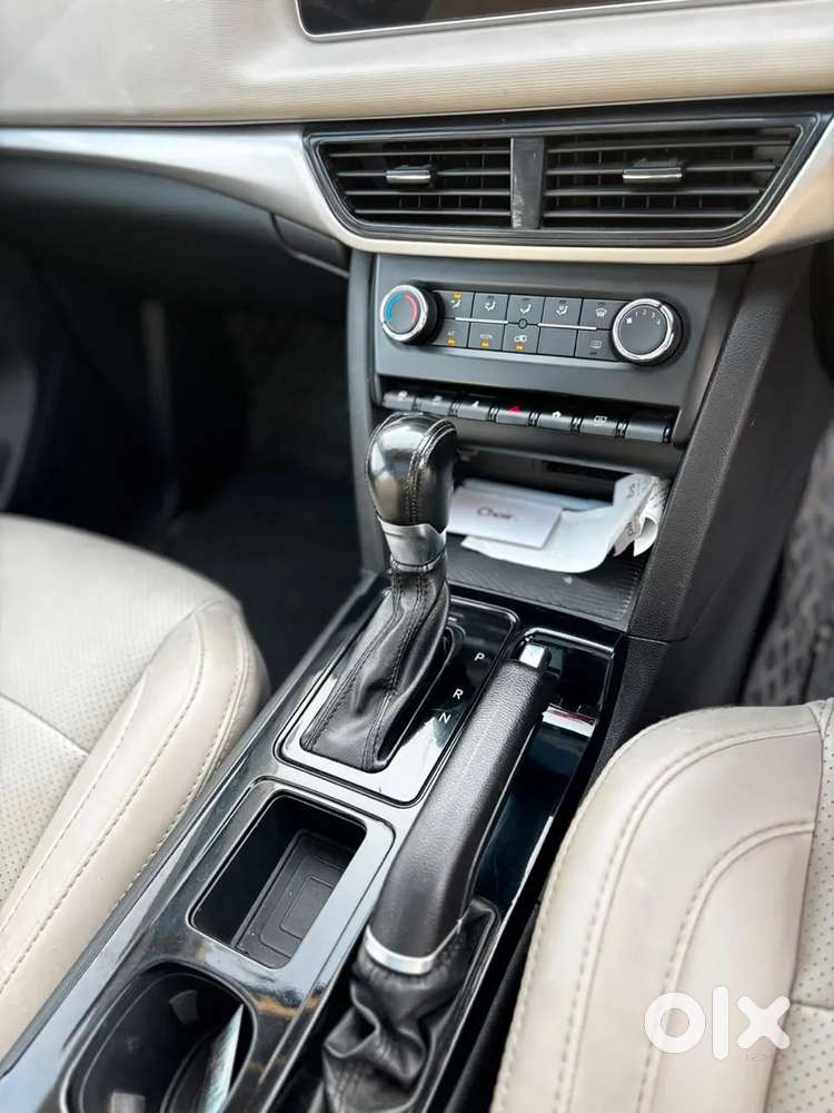 Mahindra Xuv700 2.0 Ax 5 Petrol At Str, 2023, Petrol