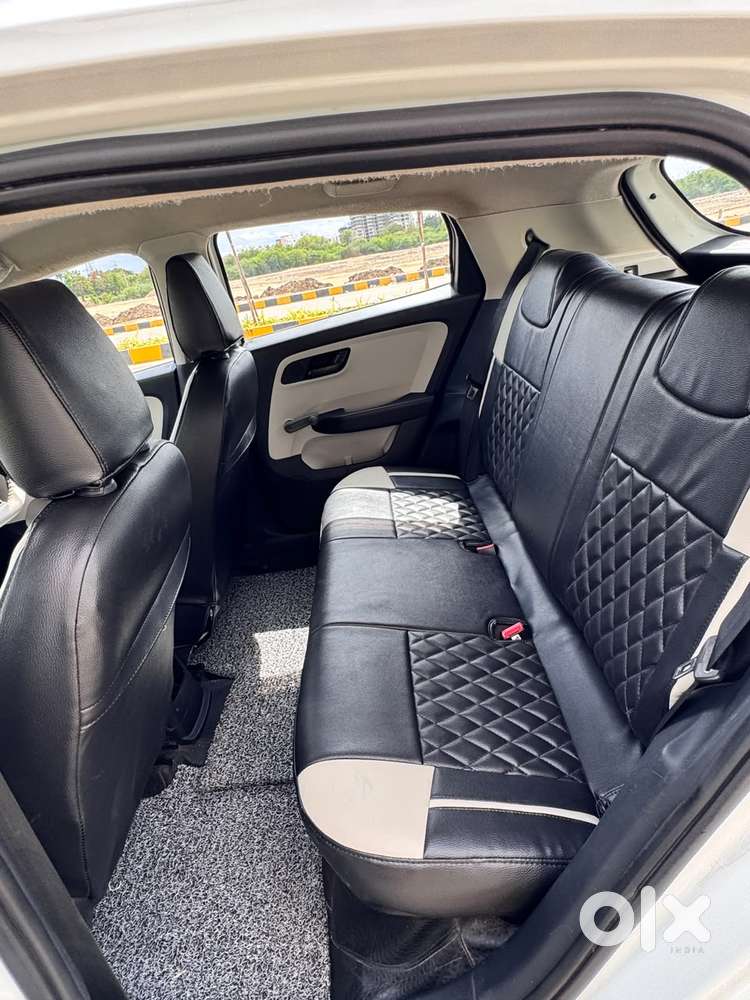 Tata Altroz 1.2 Xe Plus Petrol, 2022, Petrol