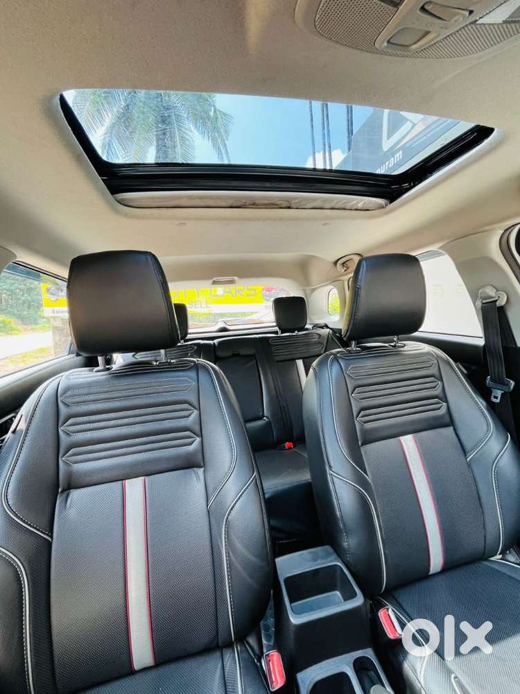 Maruti Suzuki Brezza 1.5 Zxi Smart Hybrid, 2022, Petrol